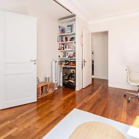 Apartman Peaceful Gem In Paris: 38m² Near Champs-elysees *